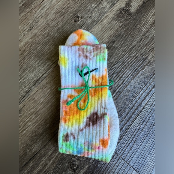But did you dye, tie dye Nike socks - Picture 4 of 4